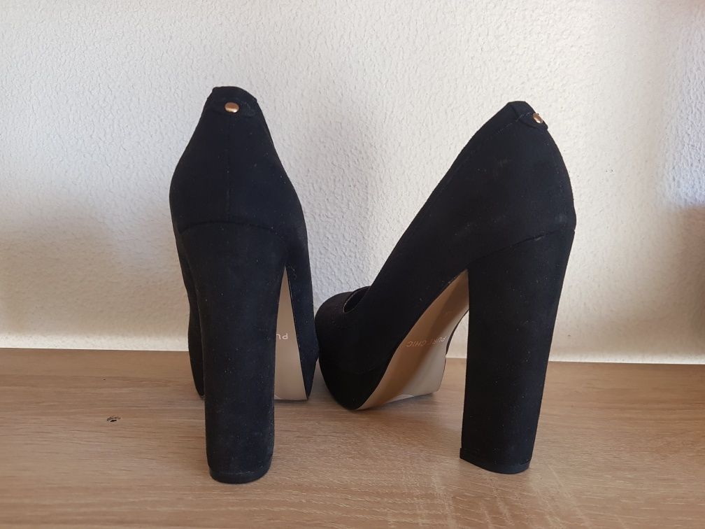 Sapatos de Salto