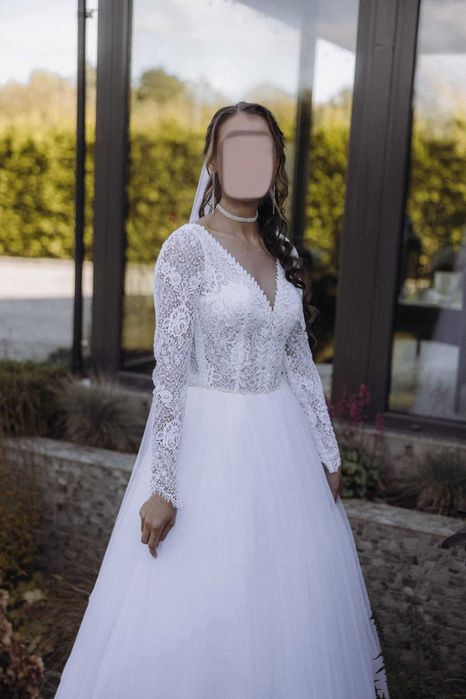 Piękna Suknia Ślubna Śnieżnobiała