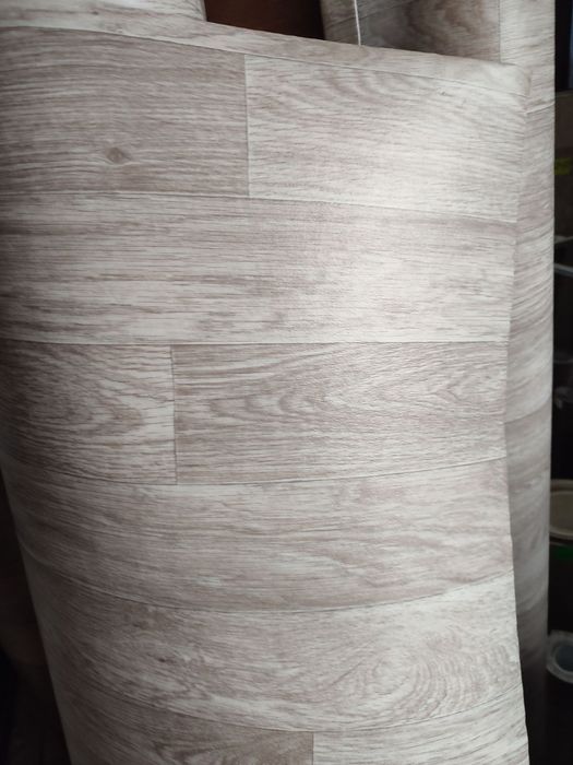 Лінолеум від побутового до напів комерційного.