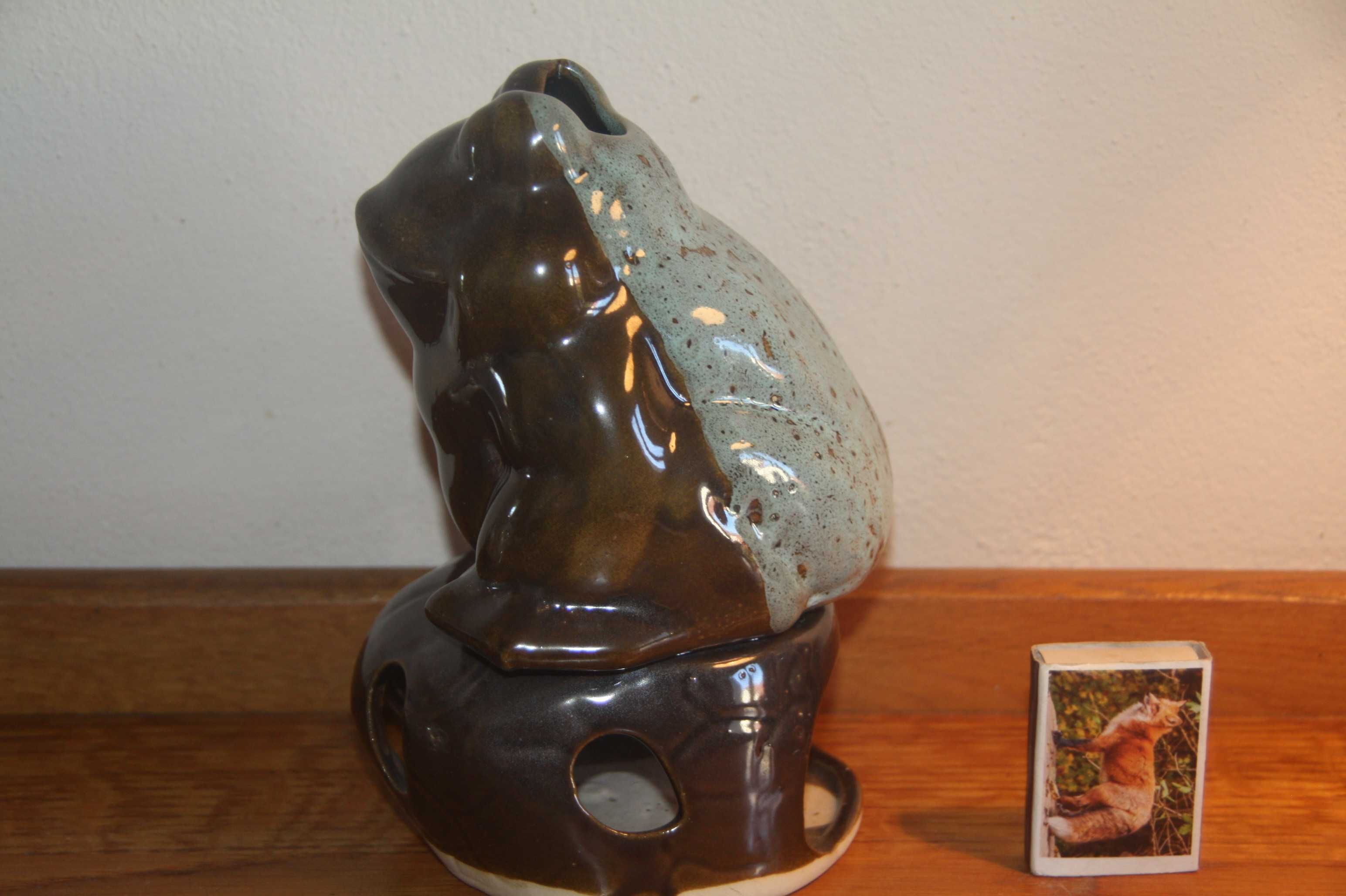 26. Żaba z porcelany - podświetlana świeczką