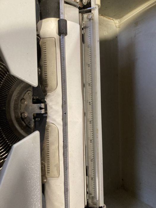 Maszyna do pisania OLYMPIA Traveller