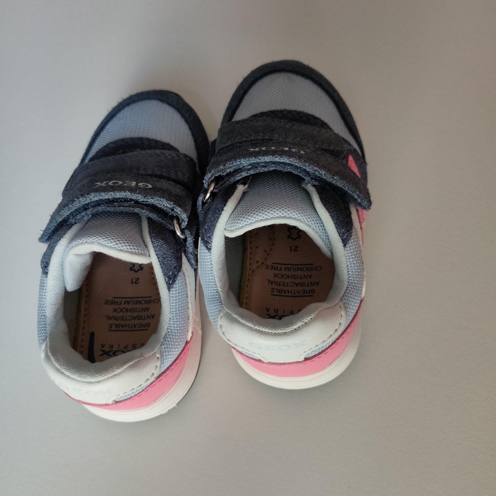 Sapatilhas GEOX nº 21 – Novas! Conforto e Estilo nos Primeiros Passos