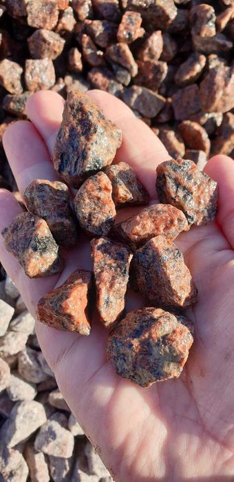 Grys czerwony granit Vanga 16-22 Kamienie ogrodowe dekoracyjne ozdobne