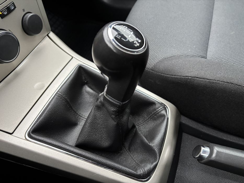 Opel Astra H 2007 1,6 бензин