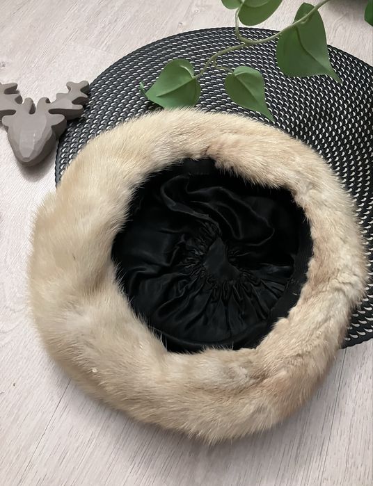 Futrzana czapka.        .