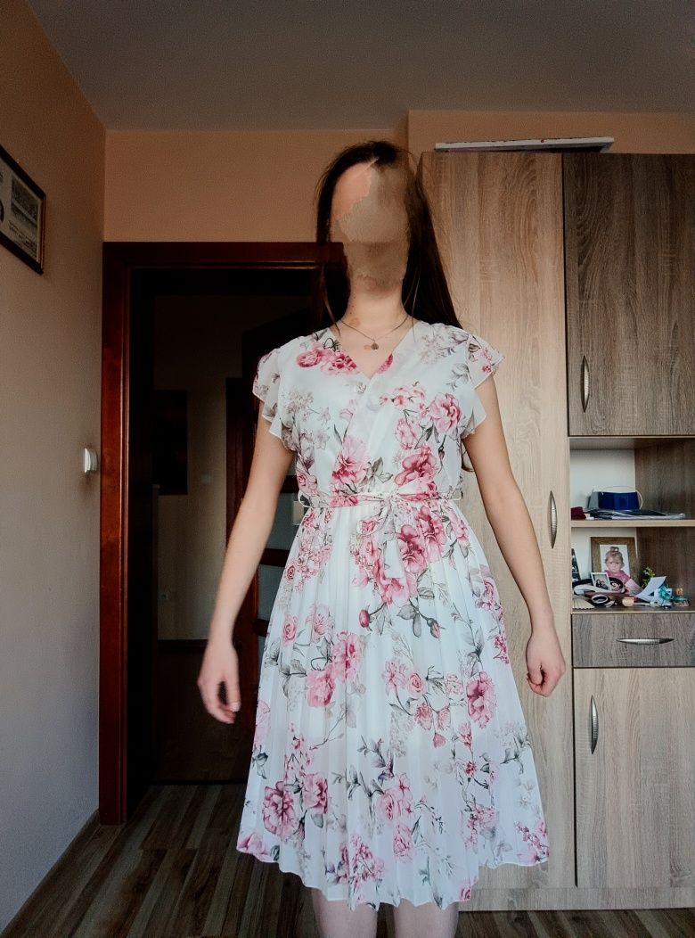 Sukienka letnia plisowana w kwiaty