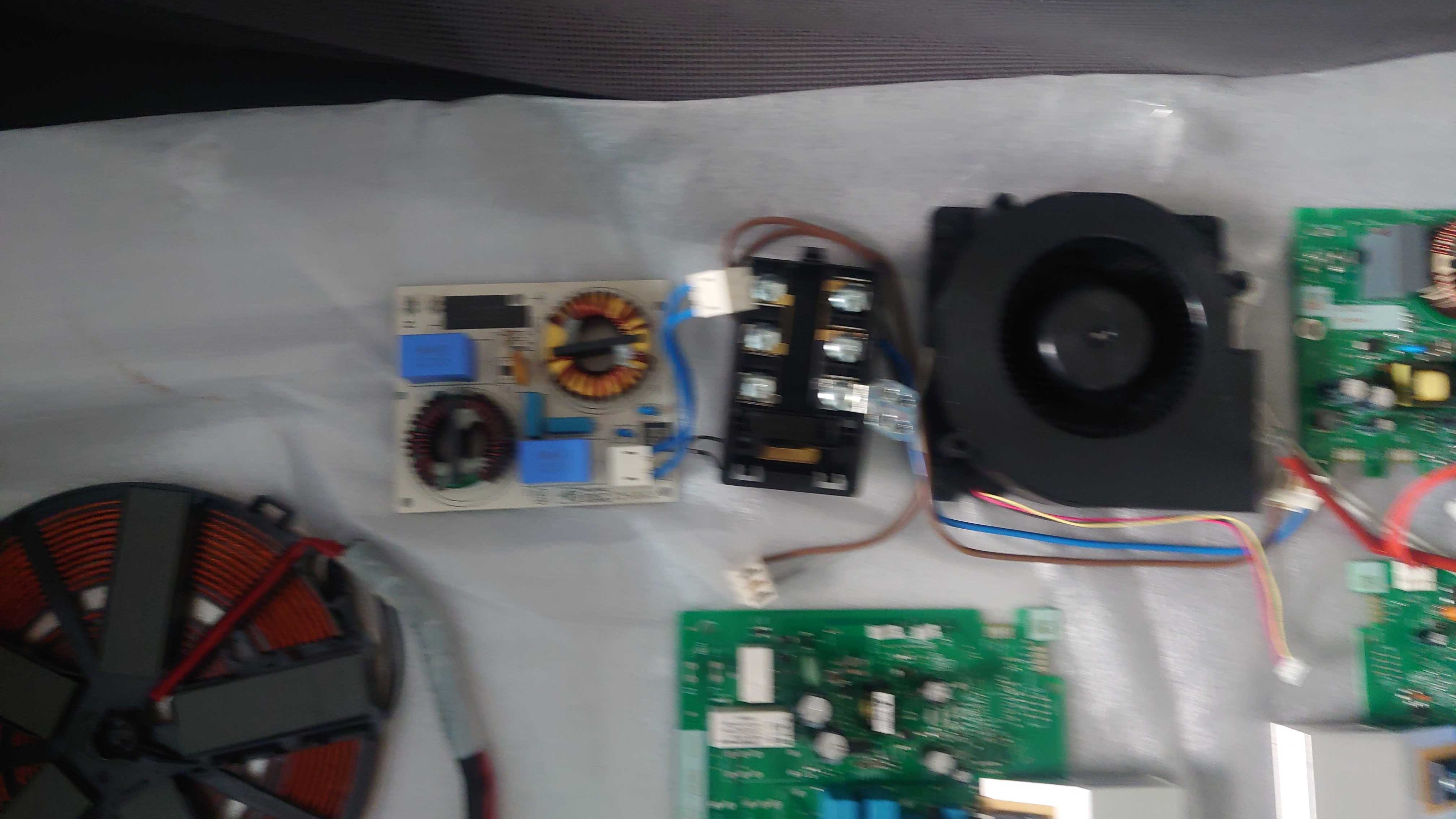 Bosch pie631FB1E elektronika - całe wnętrze