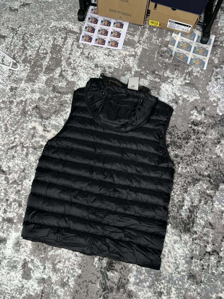 Жилетка CP Company / жилетка Сп компани / жилетка сп компани чорна