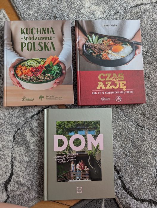 Cena za trzy książki kucharskie Lidl i biedronka kulinarne