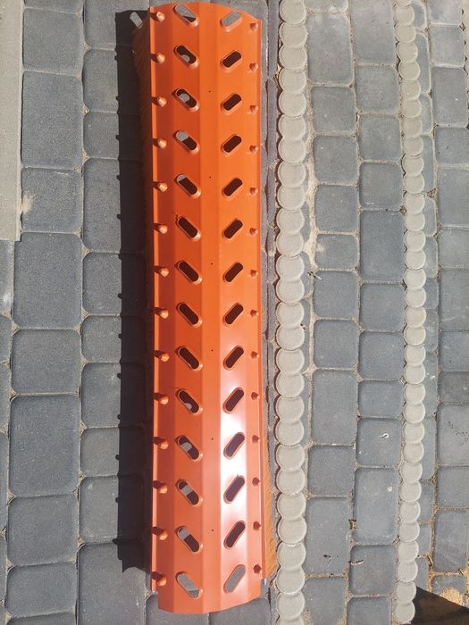 Wywietrznik kalenicowy ze szczotką