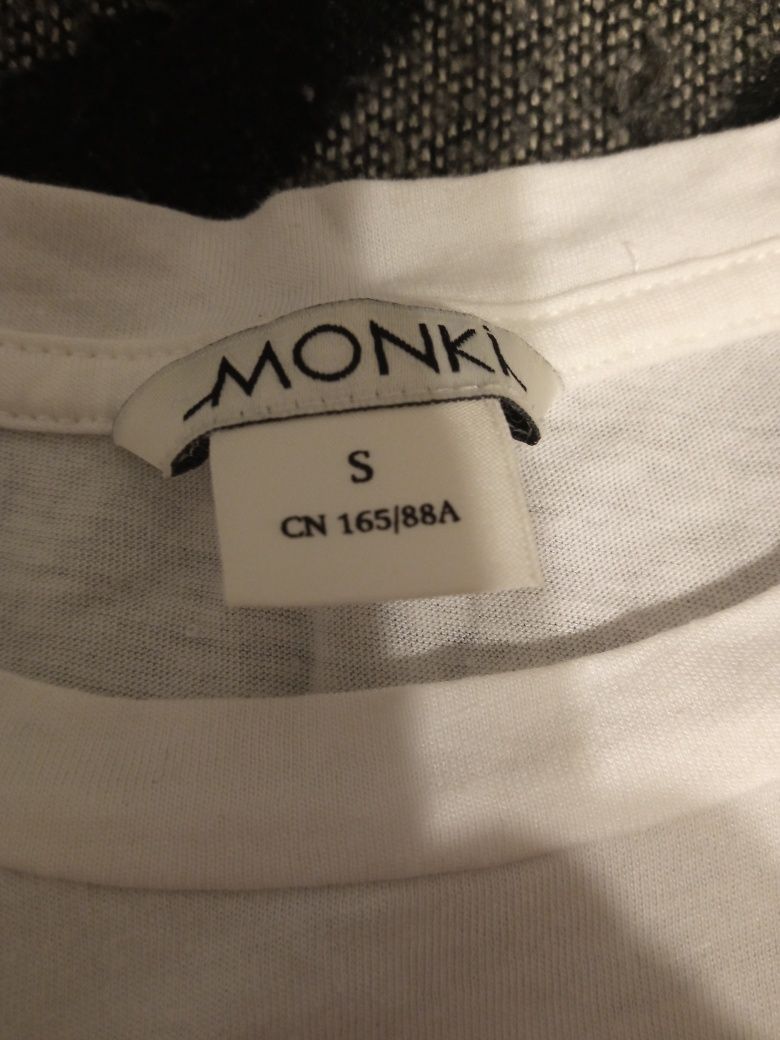T-shirt firmy Monki