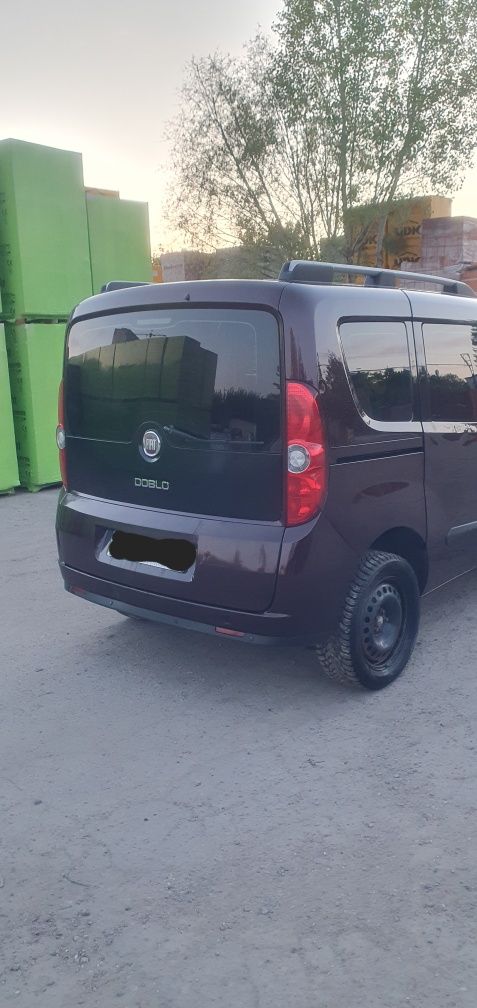 Fiat Doblo 2011 року 1.4 бензин