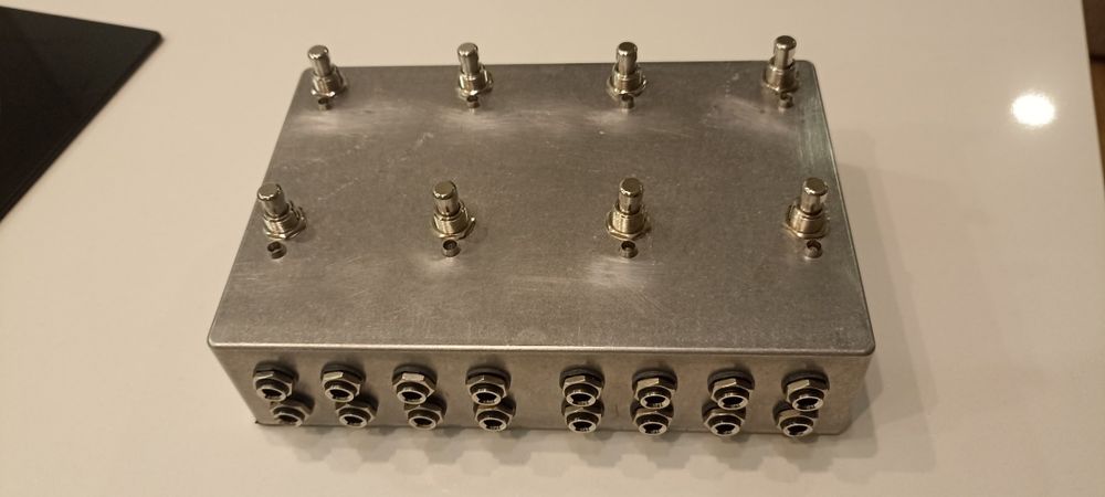 Loop de pedais Buzz Electronics 8Ch-La até 8 pedais