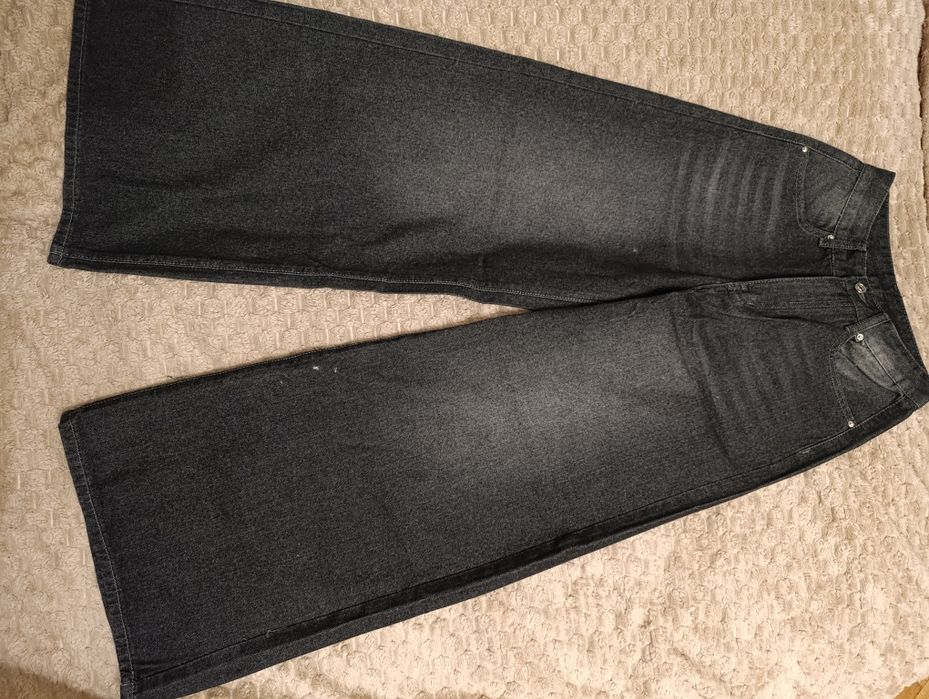 Жіночі чорні джинси