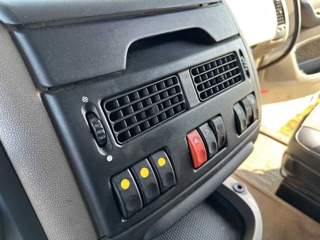 Лісовоз DAF 105.510 привід 6х4 кран PENZ 10000H Atlas для дерева