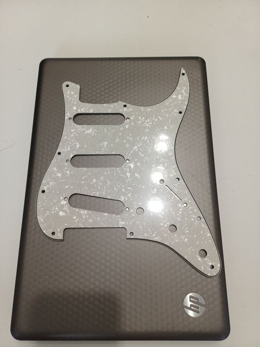 Pickguard maskownica do Fender Stratocaster