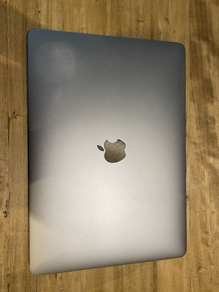 MacBook Pro 13, i5, 16GB ramu