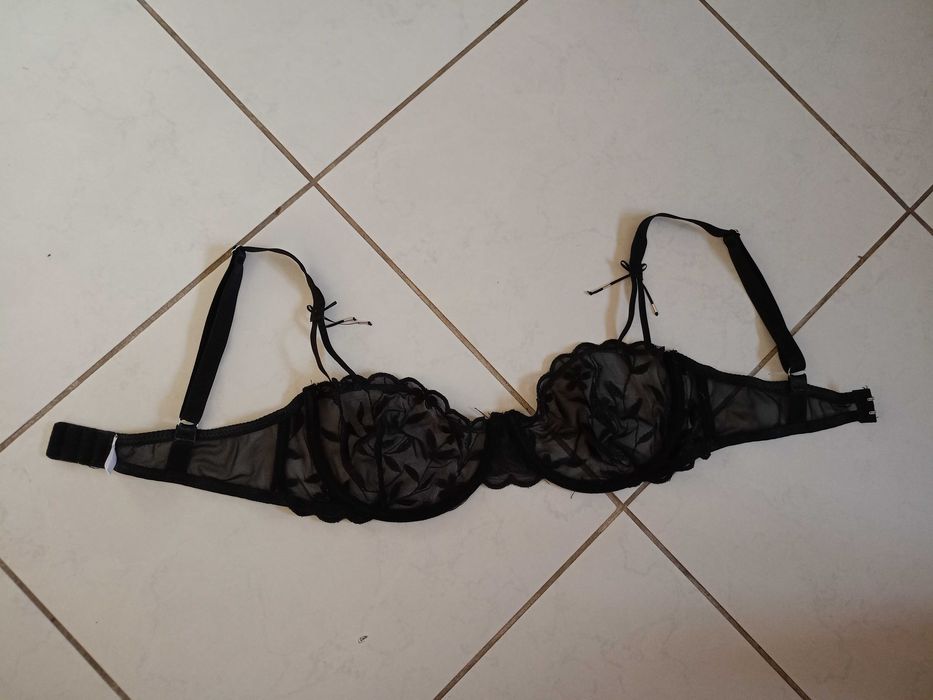 biustonosz czarny  rozm 70 C/D