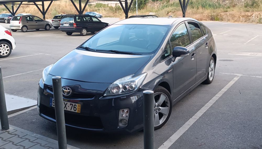 Toyota Prius HSD Premium+pele+GPS