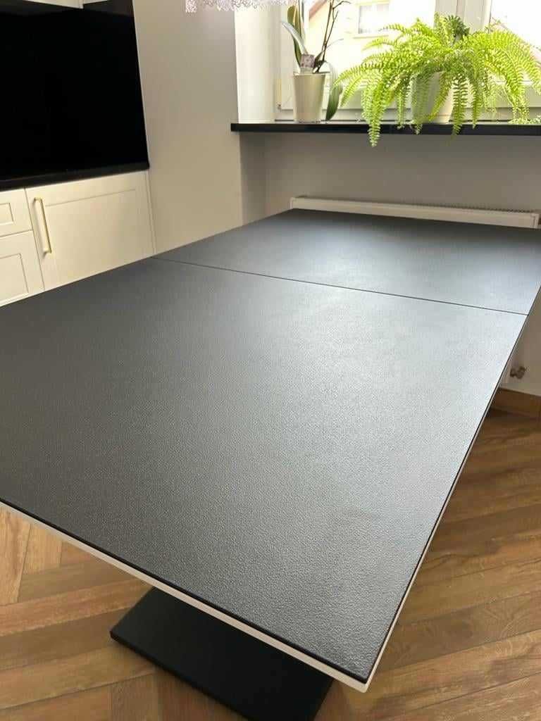 Stół biało-czarny do kuchni/salonu