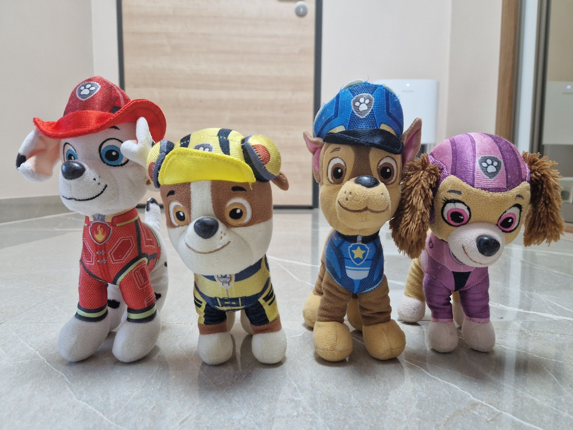Psi Patrol maskotki pluszaki licencji LIDL Chase Marshall Rubble Skye