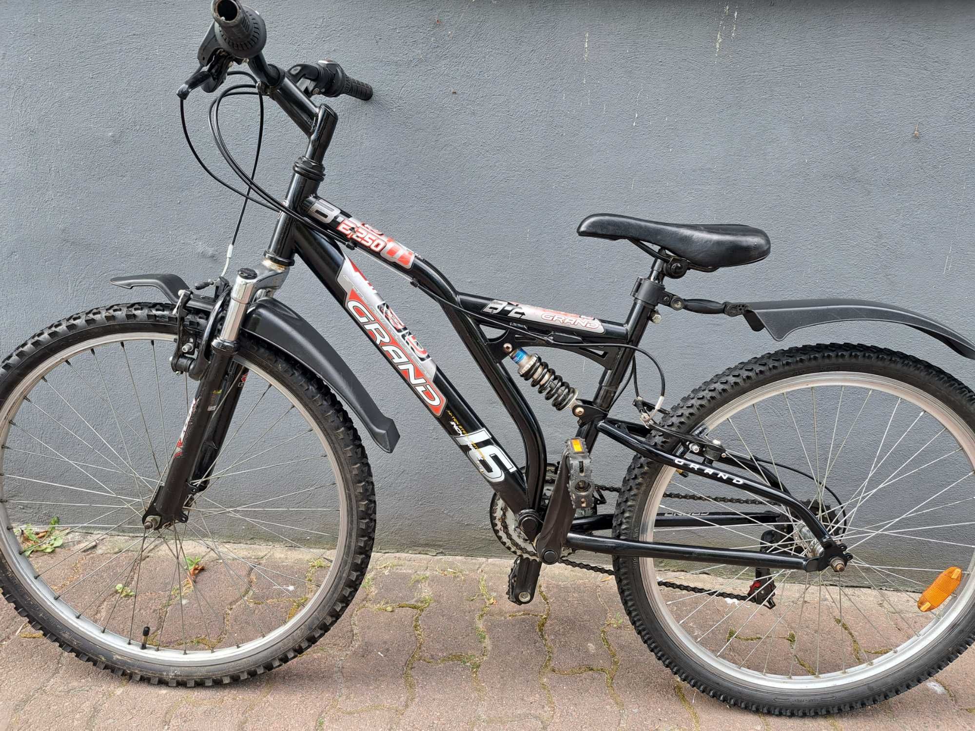 rower MTB KROSS GRAND 250 koła 26" rama 16"