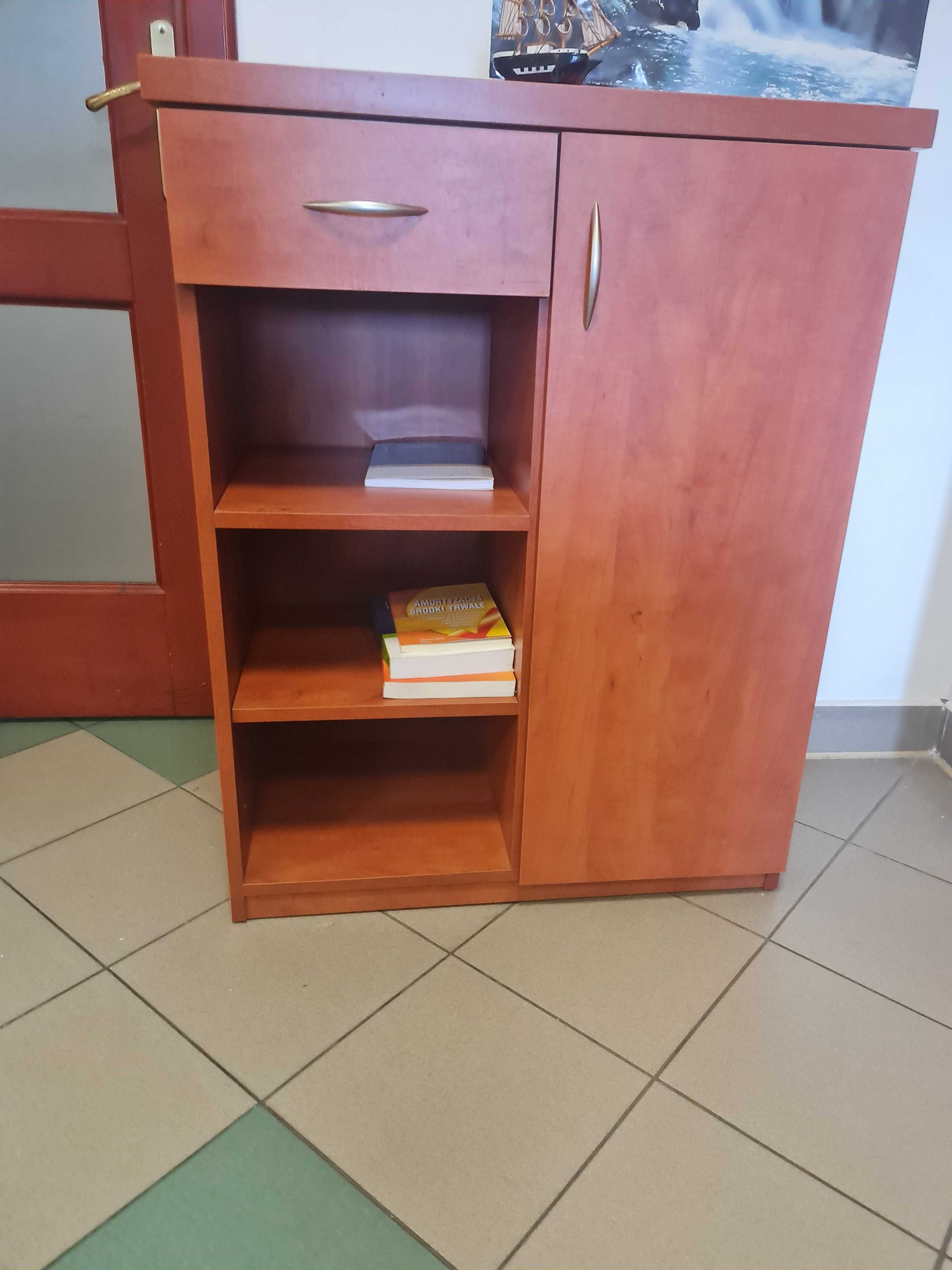 Komplet mebli biurowych - 2 szafy, szafka i duże biurko