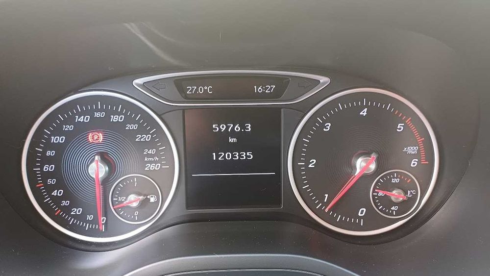 Mercedes-Benz B180