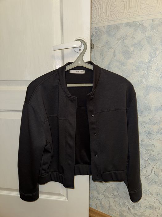 Кофта Mango на пузавицах