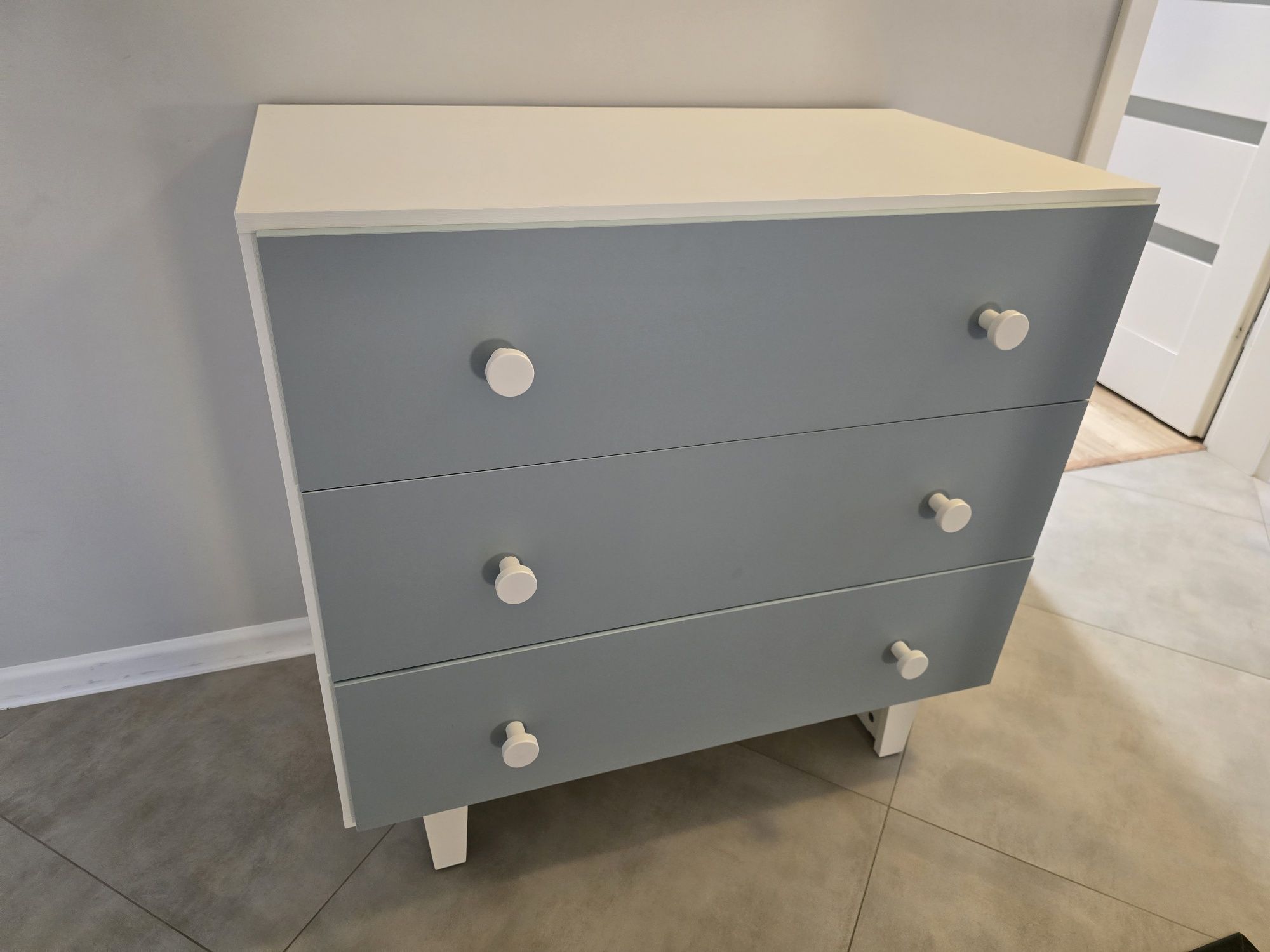 Sprzedam Komoda 3 szuflady