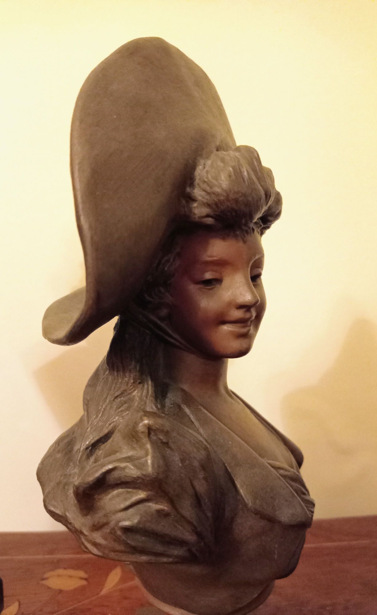 Estatueta de bronze assinada