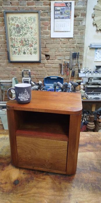 Stoliczek z drewna dębowego