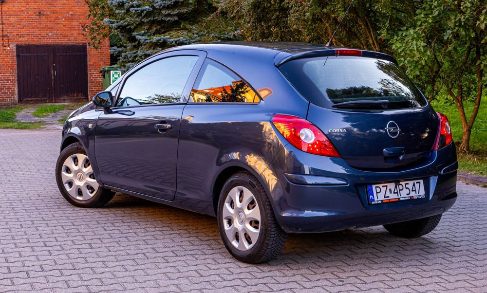 Opel Corsa D 2009 GAZ
