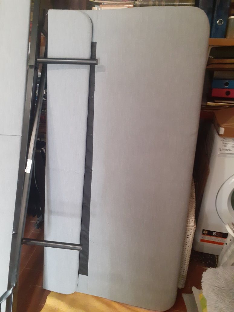 Cama casal Ikea estofo tecido 146x200cm