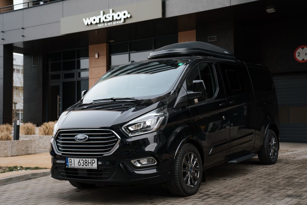 Nowy 8/9-osobowy bus do wynajęcia z kierowcą, imprezy okolicznościowe