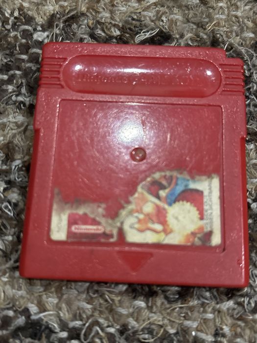 Game Boy Pocket + Pokémon Red original — com caixa de transporte