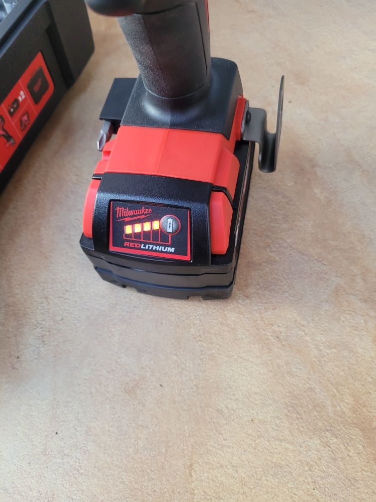 Milwaukee m18 wiertarko wkrętarka udarowa