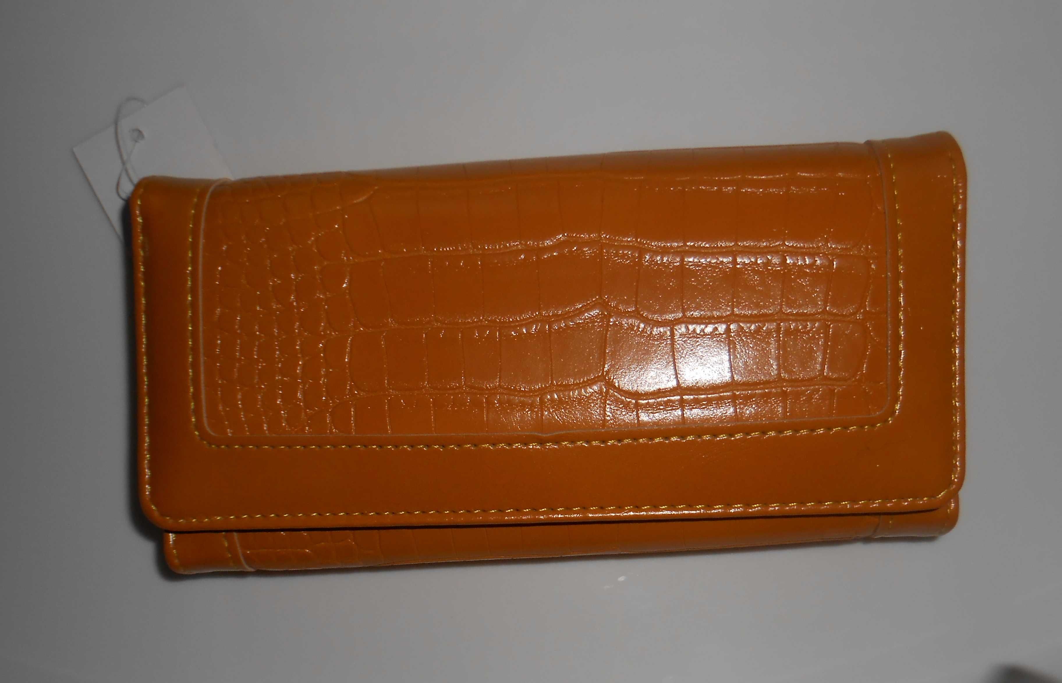 новий жіночий гаманець гірчичного кольору на кнопці кошелек
