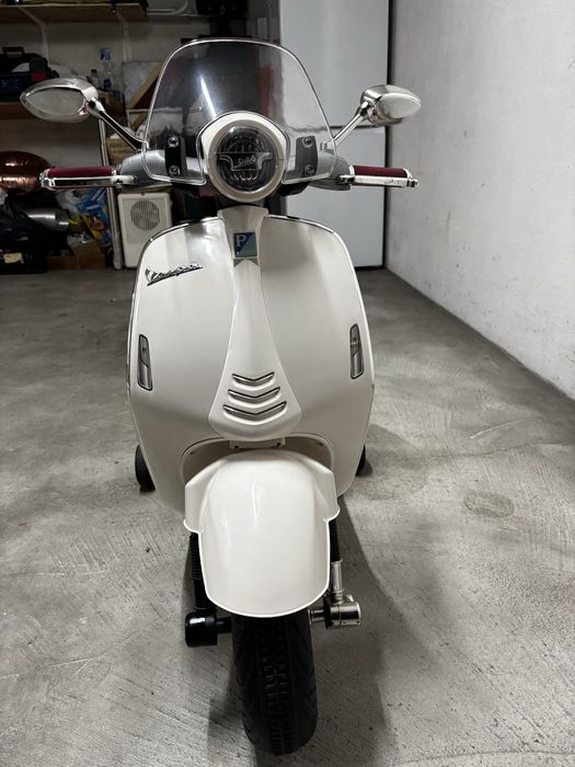 Vespa a bateria em excelente estado