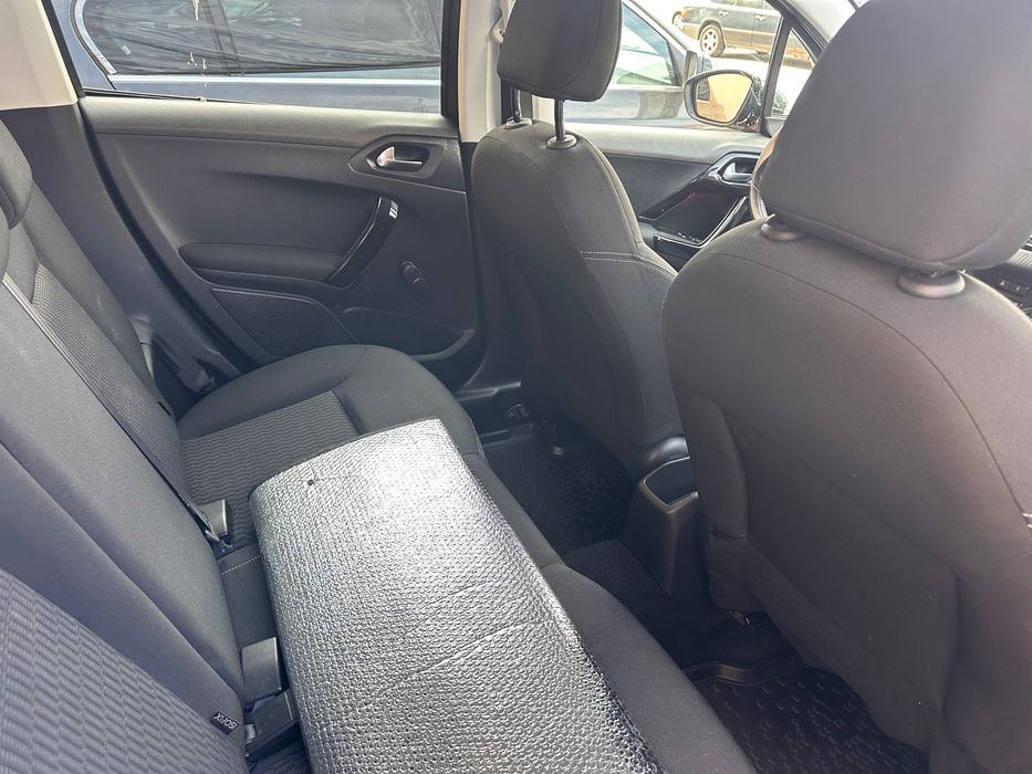 Peugeot 208 1.2 VTi ST Style