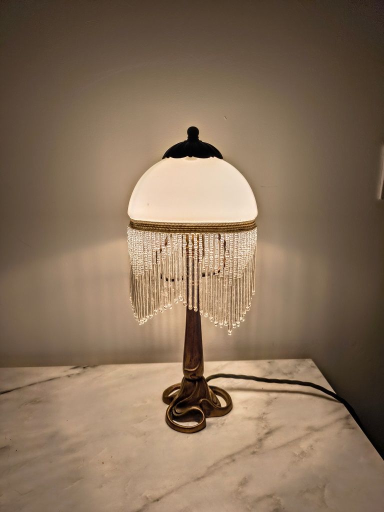 Mosiężna lampa z koralikami stołowa / biurowa secesja