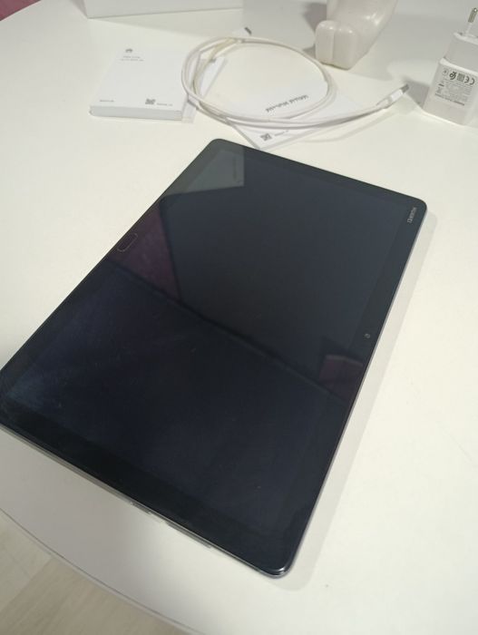 Планшет Huawei MediaPad M5 Lite 10.1 — стильный планшет для учёбы, раб
