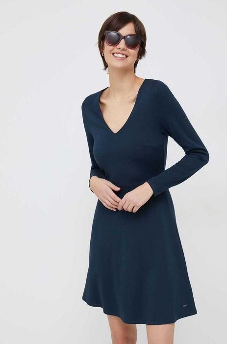 Стильна трикотажна темно-синя сукня Pepe Jeans