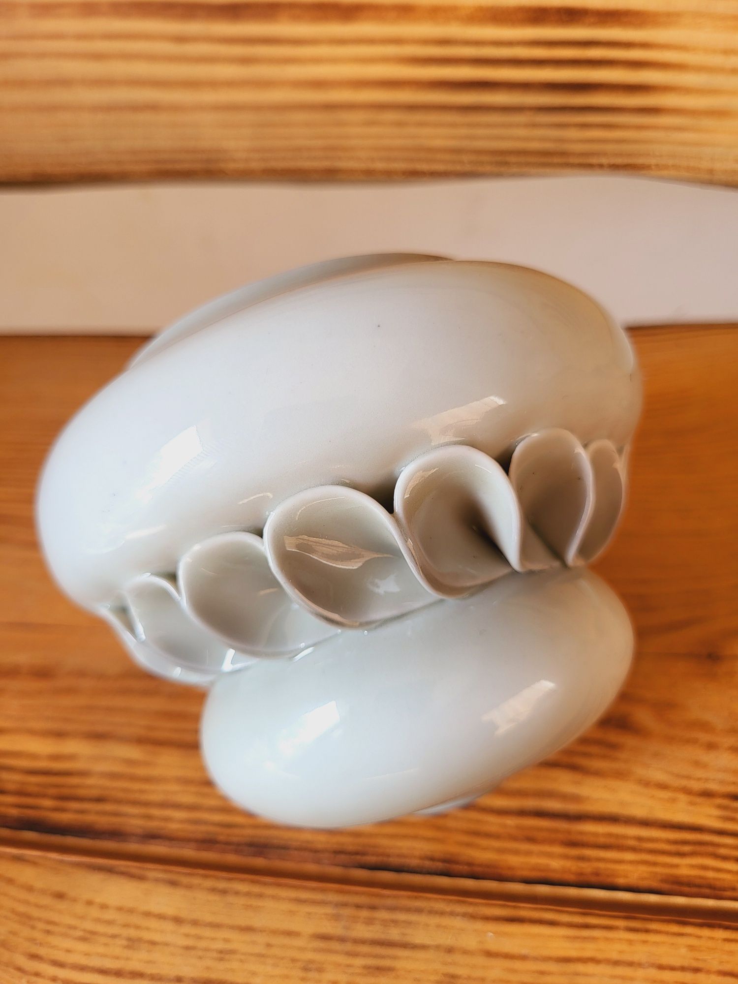Porcelanowy wazon Royal Dux sygnowany