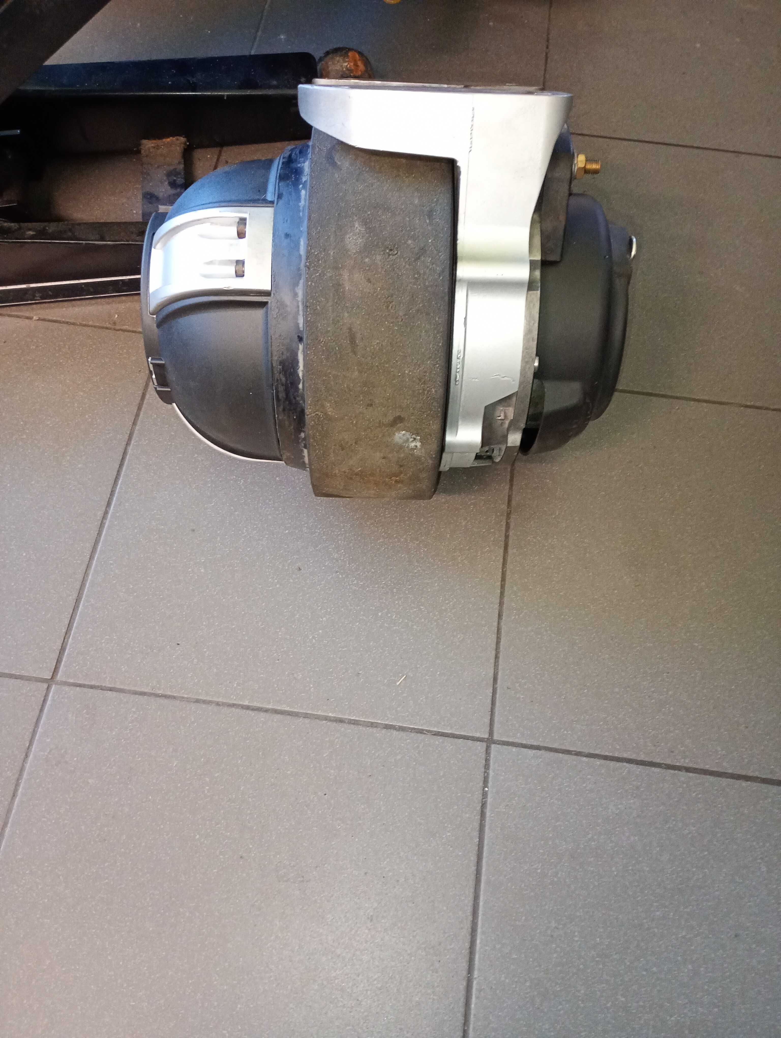 Maszyna czyszcząca, duży automat szorująco zbierający IPC CT 160 BT70
