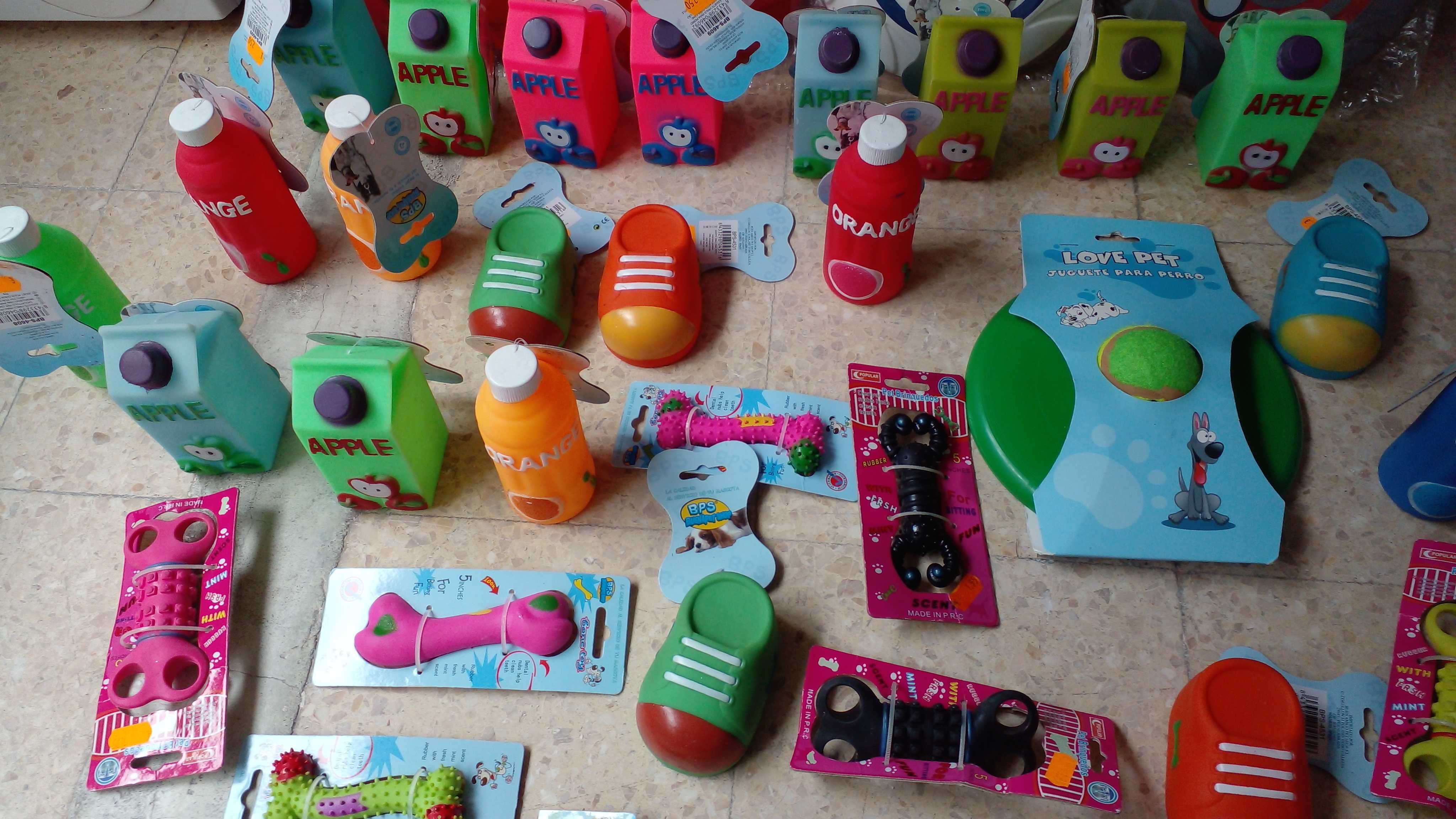 Vendo brinquedos para caes