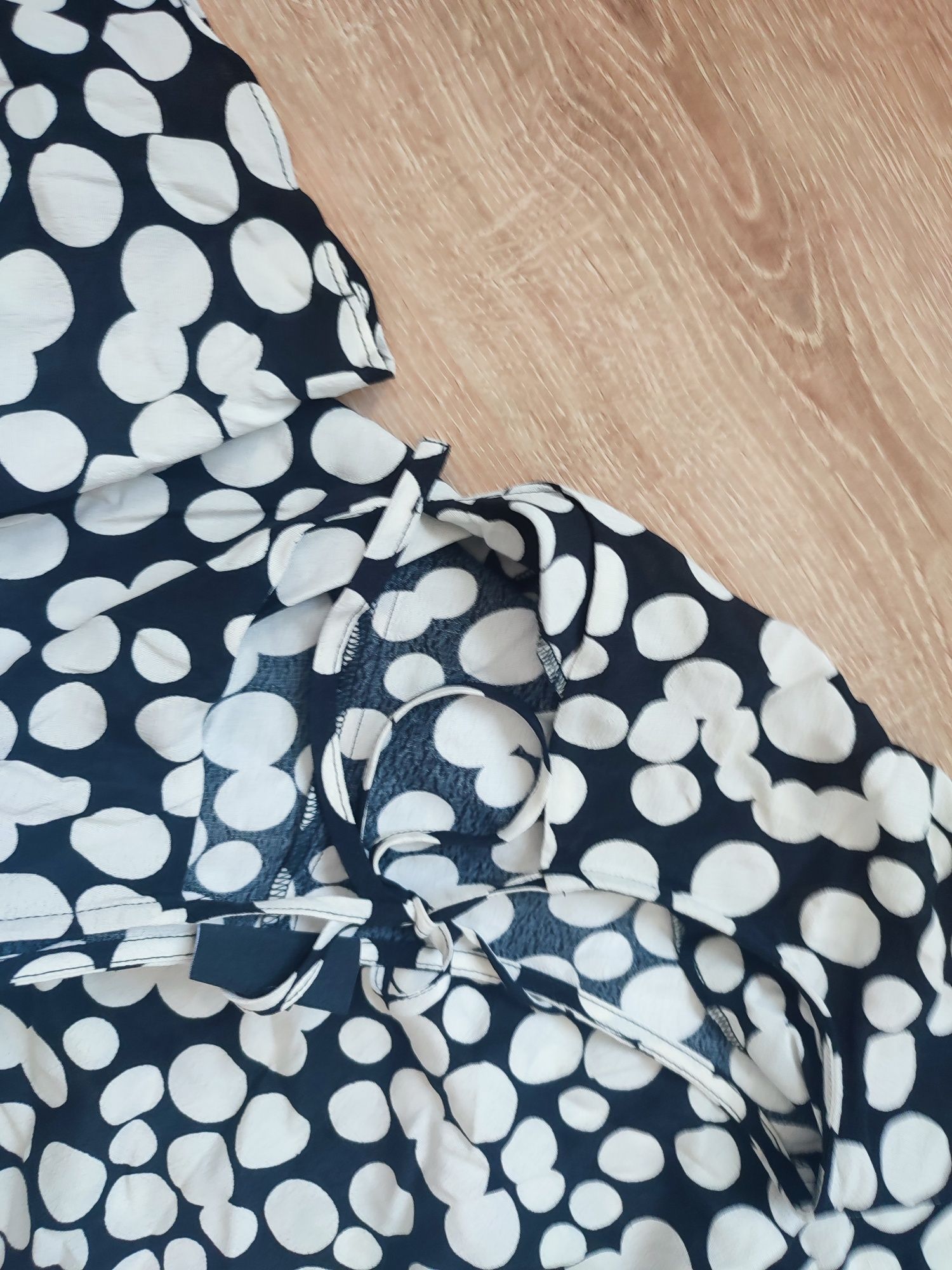 Sukienka z wiskozy w kroki plus size