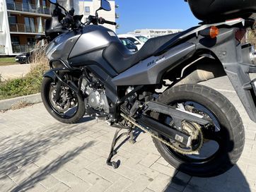 Suzuki V-strom DL-650 Niski przebieg, dwa duże serwisy.