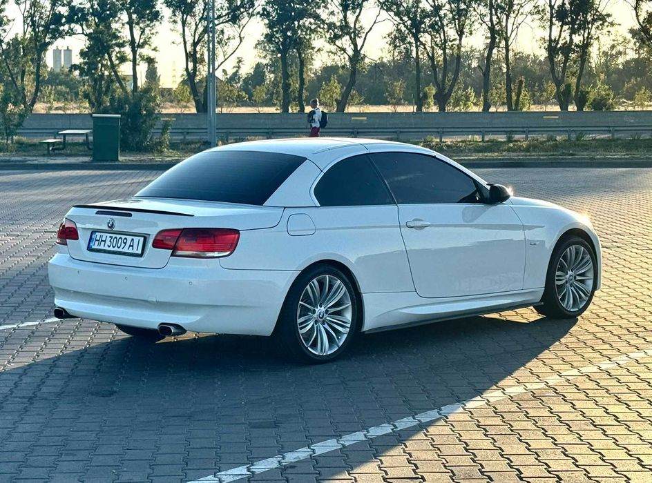 BMW 320i Cabrio E93