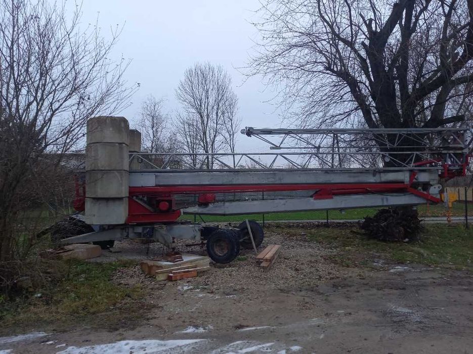 Żuraw wieżowy samomontujacy FARI FH18